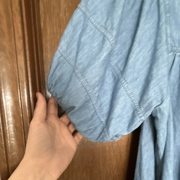 Old Navy Blue Denim Shift Dress M Puff Sleeve V-Neck Knee Length Tie Ruffle - Picture 3 of 7